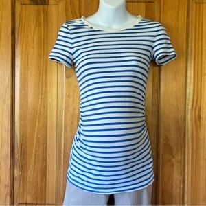 Gap maternity tee